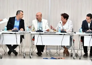 Tunç Soyer’in danışmanı Ali Kıvanç Ege liseli Serkan Polat Kesici'yi ezdi