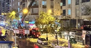 Siirt’te kafenin çatısına kar kütlesi düştü