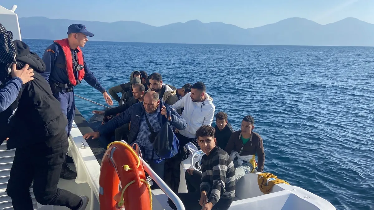 Aydın’da 21 düzensiz göçmen kurtarıldı