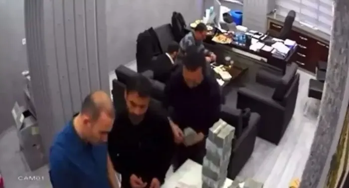 1711699928927.jpg Kemal Kılıçdaroğlu intikam için gün sayıyor! Hançerlenme sonrası ayağa kalkacak: 1 Nisan'dan sonra konuşacak... - 6