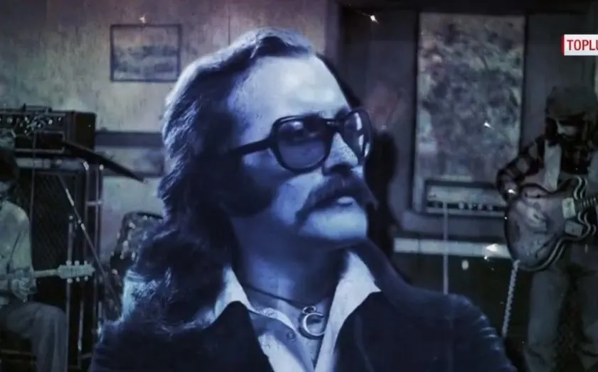 toplumsal hafiza cem karaca kimdir iste sanatini gonluyle yoguran cem karaca nin hayati ahaber video izle