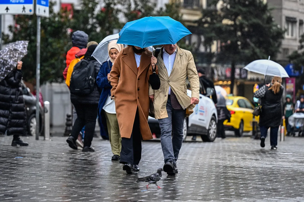 1792472169272.jpg İstanbul'da yağış molası bitiyor! Uzman isim A Haber’de uyardı: Orta Akdeniz'den yeni sistem geliyor - 2