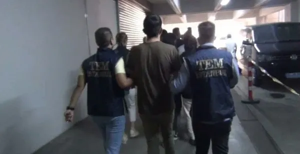 pkknin-dag-kadrosuna-eleman-toplayan-5-kisi-tutuklandi-1659391760020.jpg PKK'nın dağ kadrosuna eleman toplayan 5 kişi tutuklandı - 1