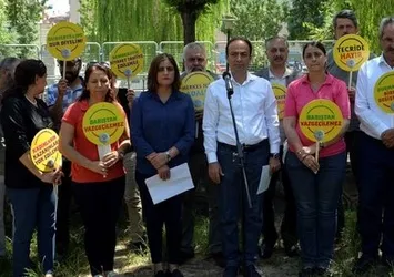 HDP kendi çalıp kendi oynuyor