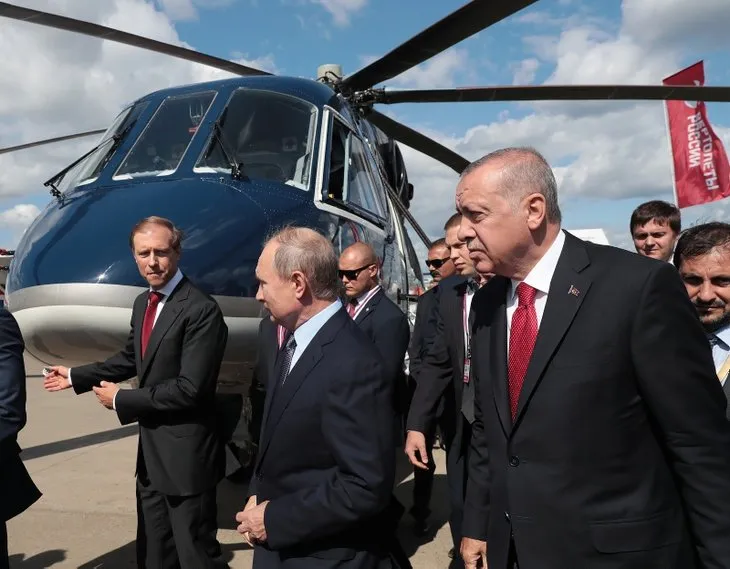 Başkan Erdoğan ve Putin SU-57'nin başında incelemelerde bulundu