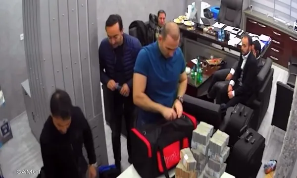CHP’deki kara para trafiğinde yeni detay! Çuval dolusu parayı kim getirdi? İmamoğlu’nun ’kasası’ Fatih Keleş’ten itiraf gibi ifade...