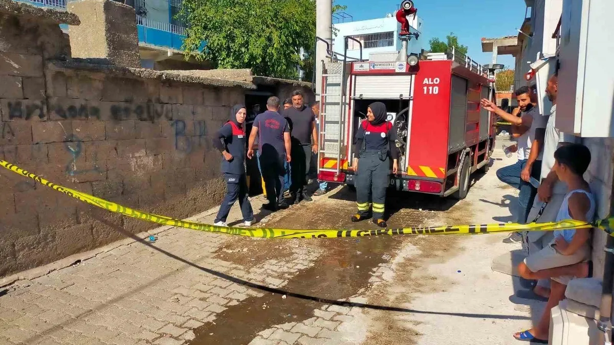 Evin bodrum katındaki atölyede tüp patladı: 2 yaralı