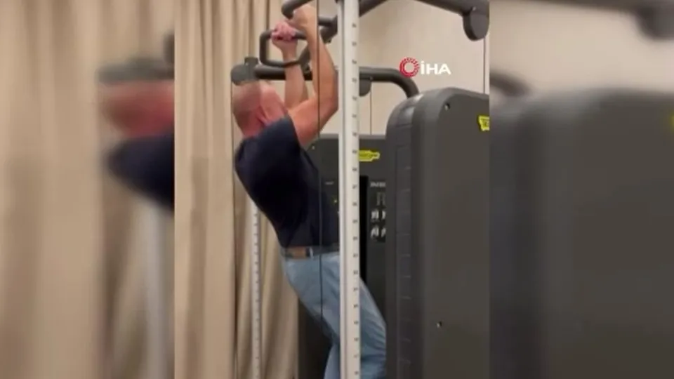 Azerbaycan Cumhurbaşkanı İlham Aliyev’den beğeni toplayan hareket! 15 barfiks çekti...