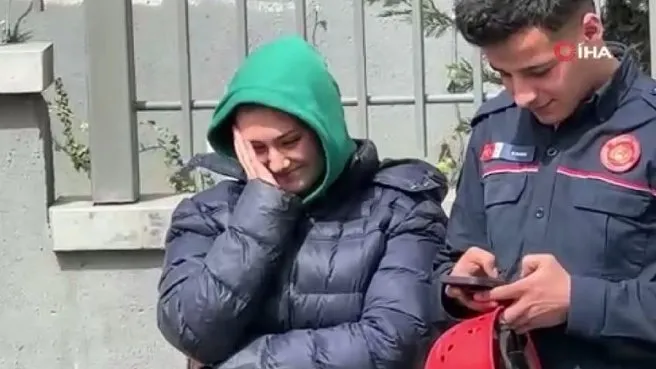 İstanbul’da balkonda genç kızı kurtarma operasyonu