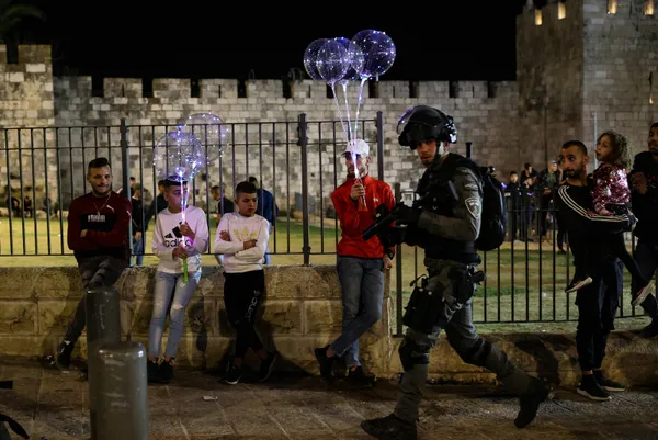 İsrail’den skandal uygulama! 12-40 yaş aradı Filistinli erkeklere Mescid-i Aksa’da cuma namazı yasağı