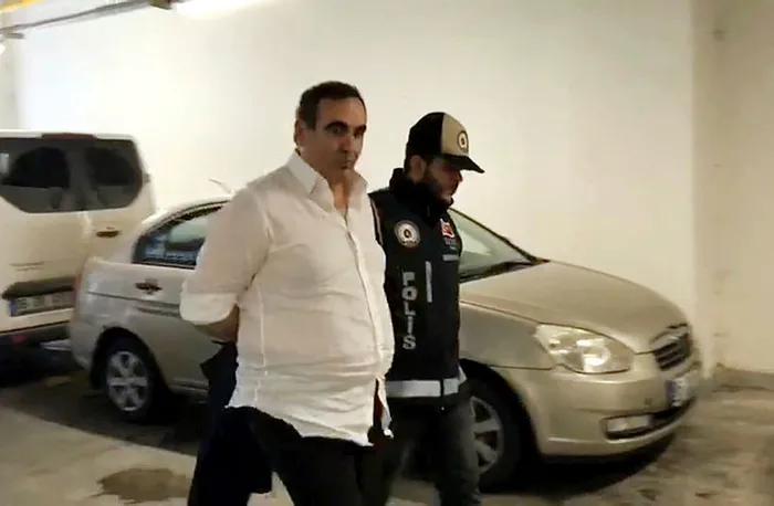 son-dakika-demir-yumruk-operasyonunda-flas-gelisme-erol-evcilin-liderligini-yaptigi-suc-orgutunden-1656953932729.jpg Son dakika: Demir Yumruk Operasyonu'nda flaş gelişme! Erol Evcil'in liderliğini yaptığı suç örgütünden... - 1