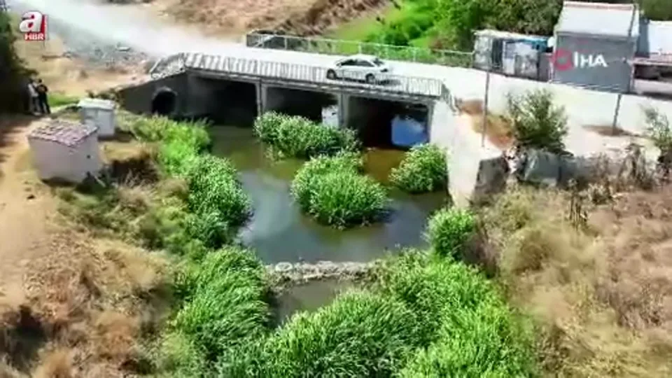 Arnavutköy’de dere yatağındaki kirlilik