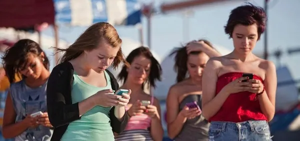 1632890240590.jpg Z kuşağı internetle sosyalleşiyor - 3