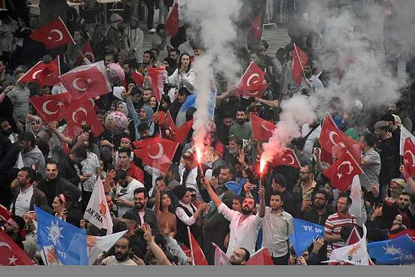 Türkiye’nin 81 ilinden Başkan Erdoğan’ın zaferinin sevinç görüntüleri! Başkan Erdoğan’ın konuşmaları…