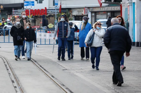 Gözler Bilim Kurulu’nda! Ramazan’da tam kapanma olacak mı? Okullar kapanacak mı? Seyahat yasağı gelecek mi?