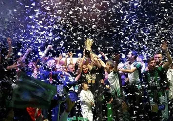 Spor Toto 1. Lig'e yükselen Kocaelispor şampiyonluk kupasına kavuştu! Görkemli kutlama...