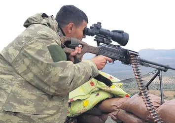 Mehmetçik havadan ve karadan vuruyor!