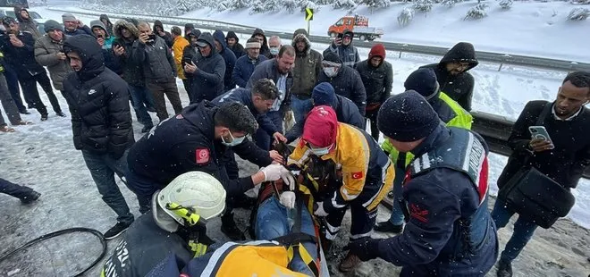 Son dakika: Bolu Dağı’nda kar yağışı kazayı beraberinde getirdi! TEM otoyolu Ankara ve İstanbul istikametleri trafiğe kapandı