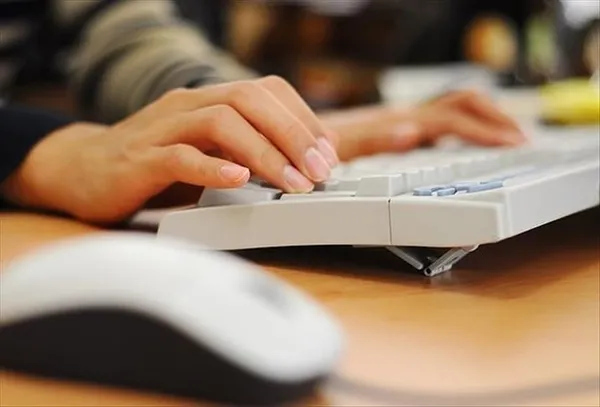 basin-karti-nedir-avantajlari-neler-basin-karti-alma-sartlari-neler-iste-editorlerin-basvuru-icin-yapmasi-gere-1665089712232.jpg Editörlere basın kartı TBMM'de kabul edildi! Avantajları neler? Basın kartı alma şartları neler? İşte başvuru süreci... - 1