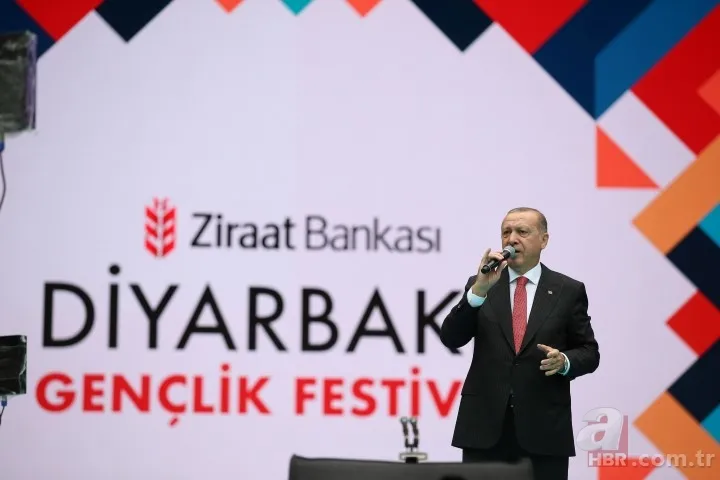 Başkan Erdoğan ünlüler karması maçını başlattı 15