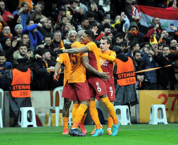 Oyuncularım ve taraftarla gurur duyuyorum! Galatasaray Teknik Direktörü Domenec Torrent Barcelona maçı sonrası konuştu