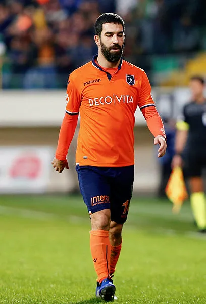 Son dakika: Arda Turan Başakşehir’in kamp kadrosunun dışında bırakıldı