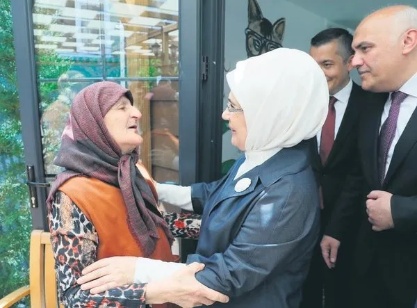 Son dakika: Kezban teyze Emine Erdoğan’la buluşmasını anlattı: Çevreye, hayvanlara karşı çok duyarlı - 5