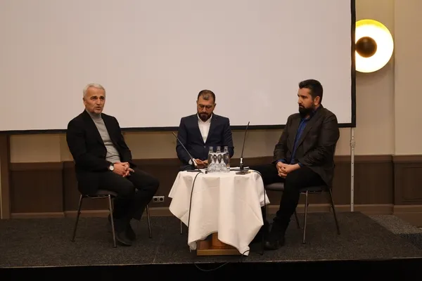 Yunus Emre Enstitüsü ve Lacivert Dergi büyük ilgi gören yurt dışı etkinliklerine devam ediyor - 3