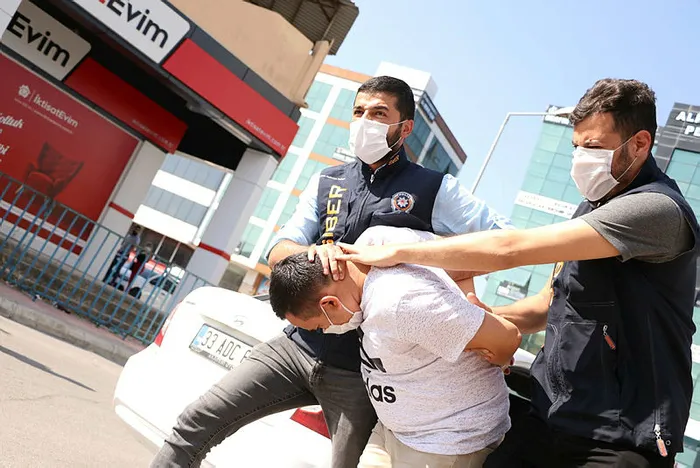 Son dakika: Albayrak ailesine sosyal medyada çirkin saldırı! Emniyet: 19 hesap yöneticisinden 11’i gözaltında