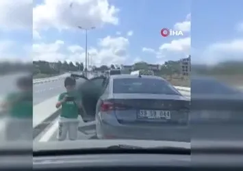 Trafikte öfke patlaması kamerada