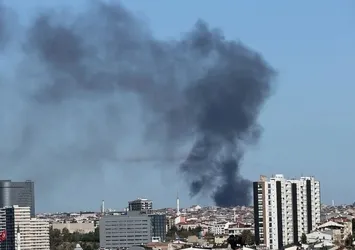 Gaziosmanpaşa'da depo yangını!