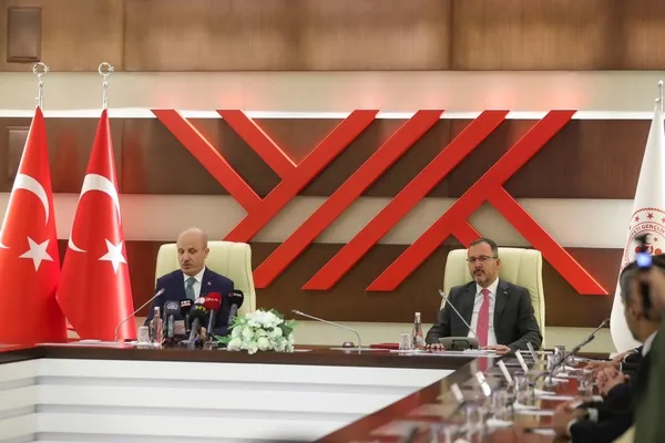 Spor bilimleri fakültesinde okuyan gençlere müjdeli haber! Bakanlık ve YÖK arasında önemli imza! Kamuda 2 dönem staj hakkı