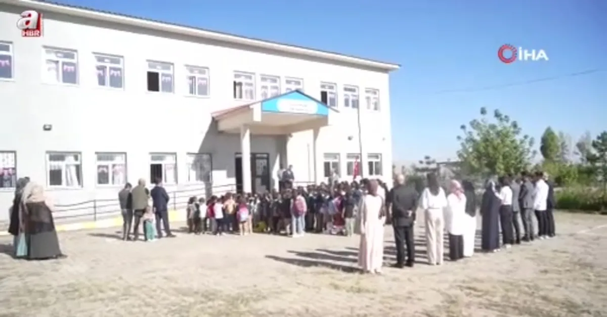 Muş'ta ilk ders başldı