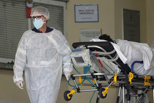 Brezilya'da Covid-19'dan e ölenlerin sayısı 200 bini geçti - 1