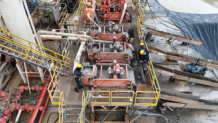 Van'da petrol arayışı! 200 tonluk dev sondaj kulesi kuruldu - 1