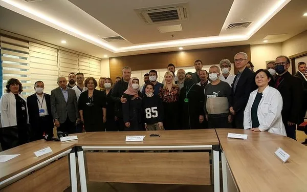 dunyada-nadir-yapilan-ameliyat-antalyada-gerceklestirildi-domino-nakille-2-hayat-kurtuldu-1673589137820.jpg