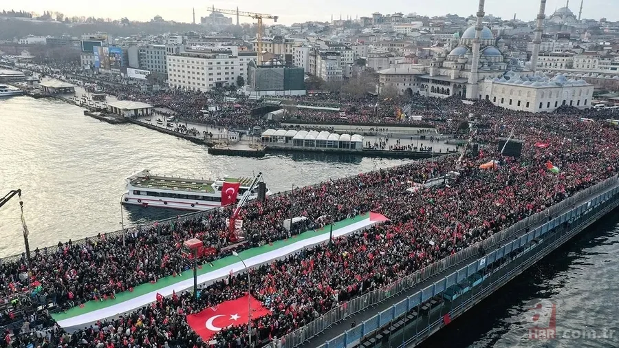 Sinmiyoruz, susmuyoruz Filistin’i unutmuyoruz! 1 Ocak sabahı Galata Köprüsü'nde Gazze yürüyüşü 2