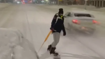 Araçla snowboard! Polise yakalandı