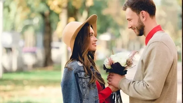 Sevgililer Günü hediyesi erkeğe-kadına ne alınır? Ucuz, pahalı, romantik ve anlamlı 14 Şubat Sevgililer Günü hediye önerileri...