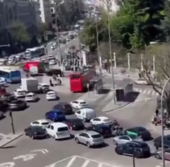 ispanya-ve-portekizde-elektrik-sebekesi-coktu-1745840585455.jpg Foto: X