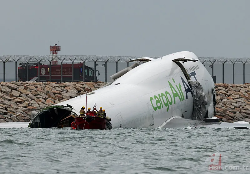 Hong Kong'da dehşet dakikaları! Türk kargo uçağı denize sürüklendi 12