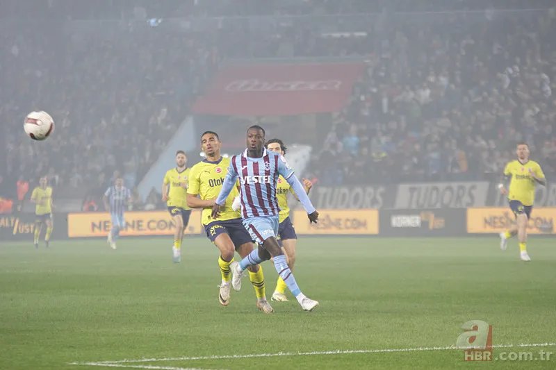Olaylı Trabzonspor Fenerbahçe maçı sonrası Halil Umut Meler'e şok sözler: 3 puanı hediye etti 19
