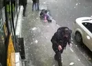 Akılalmaz olay! Yolda yürürken gözüne düştü!