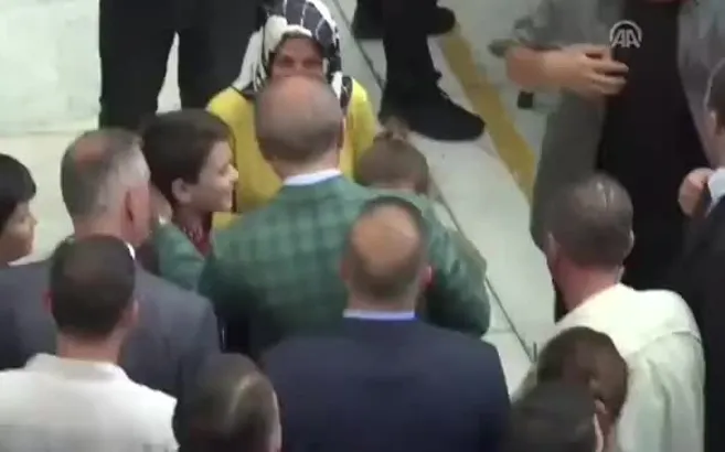 Cumhurbaşkanı Erdoğan, Eyüp Sultan Türbesini ziyaret etti