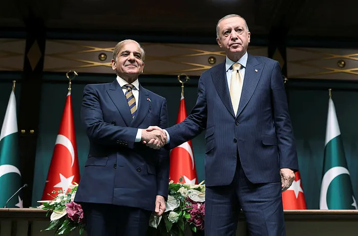 son-dakika-baskan-erdogan-ile-pakistan-basbakani-seriften-flas-aciklamalar-7-anlasma-imzalandi-1654103052945.jpg SON DAKİKA: Başkan Erdoğan ile Pakistan Başbakanı Şerif’ten flaş açıklamalar! 7 anlaşma imzalandı - 5