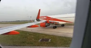 EasyJet’e ait iki uçak taksi sırasında çarpıştı