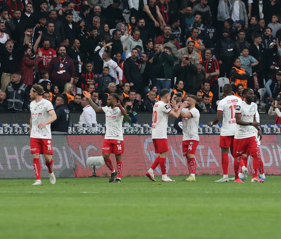 canli-esenler-erokspor-corum-fk-1779644414693.jpg FOTOĞRAF (AA)