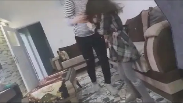 arnavutkoyde-cani-anne-kamerada-cocuklarini-dovdugu-ani-esi-kayda-alip-sikayetci-oldu-1658994249381.jpg Arnavutköy’de cani anne kamerada! Çocuklarını dövdüğü anı eşi kayda alıp şikayetçi oldu - 5