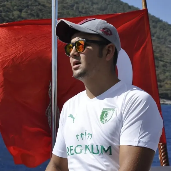 genc-denizcinin-kahreden-sonu-feci-kazada-can-verdi-1666011591471.jpg Genç denizcinin kahreden sonu! Feci kazada can verdi - 3