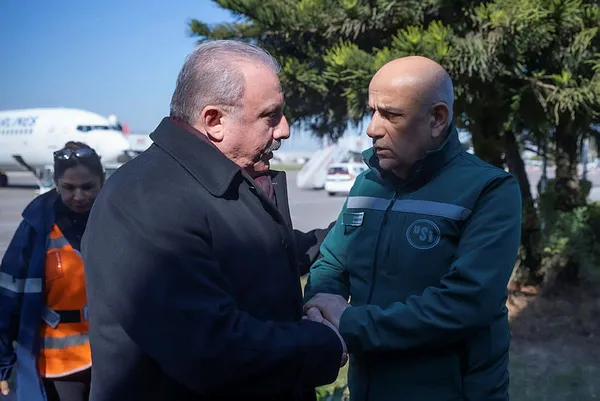 Bakanlar deprem bölgesinde anbean çalışmaları takip ediyor! Sıcak gelişmelere anlık reaksiyon sağlanıyor